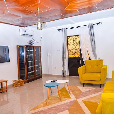 Appartement Meuble 2 Chambres Avec Salle De Bain - 1 Salon - 1E Cuisine - La Concorde - Quartier Nkomkana Yaoundé Exterior foto