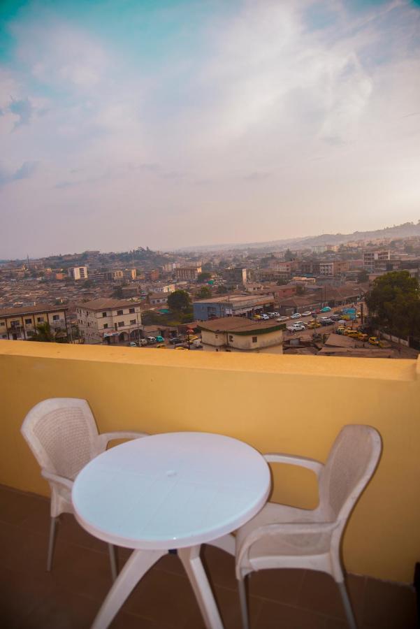 Appartement Meuble 2 Chambres Avec Salle De Bain - 1 Salon - 1E Cuisine - La Concorde - Quartier Nkomkana Yaoundé Exterior foto