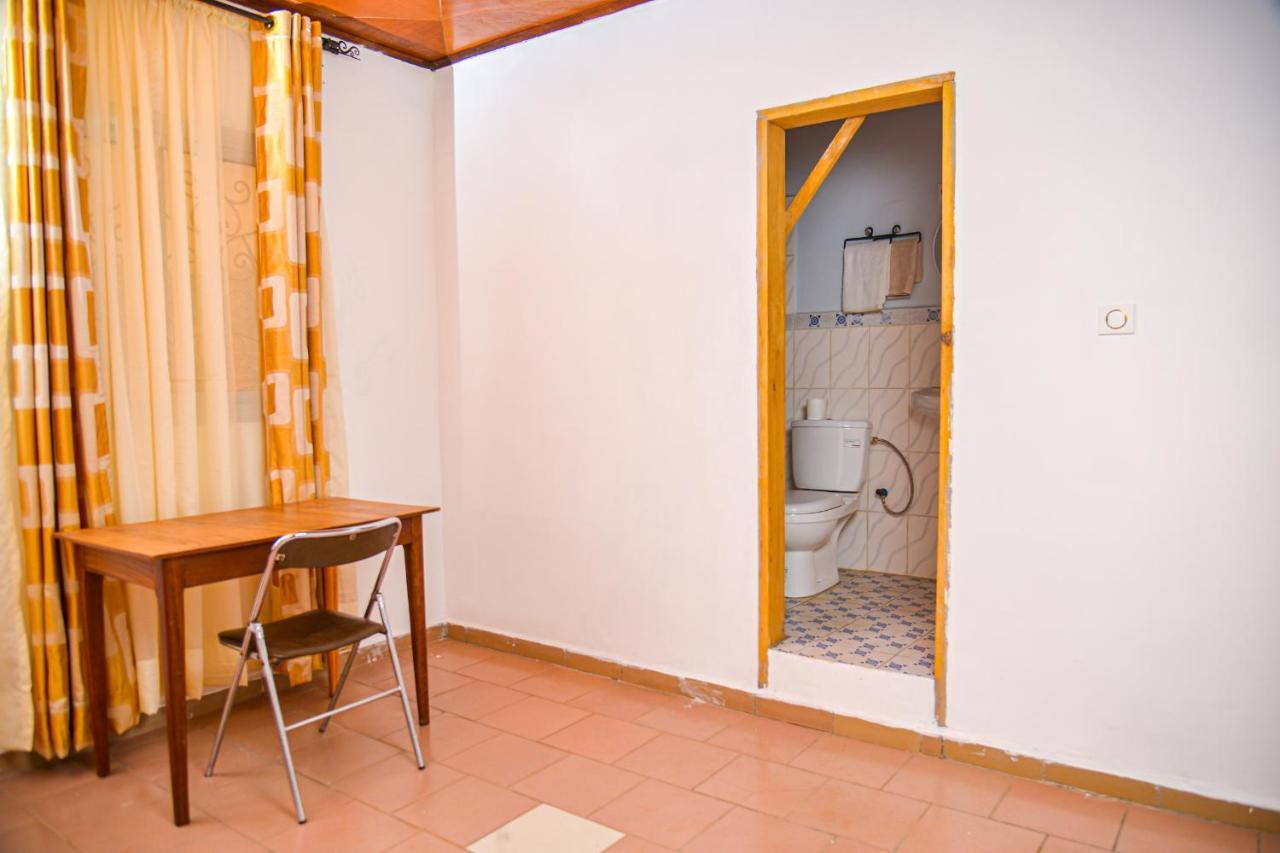 Appartement Meuble 2 Chambres Avec Salle De Bain - 1 Salon - 1E Cuisine - La Concorde - Quartier Nkomkana Yaoundé Exterior foto